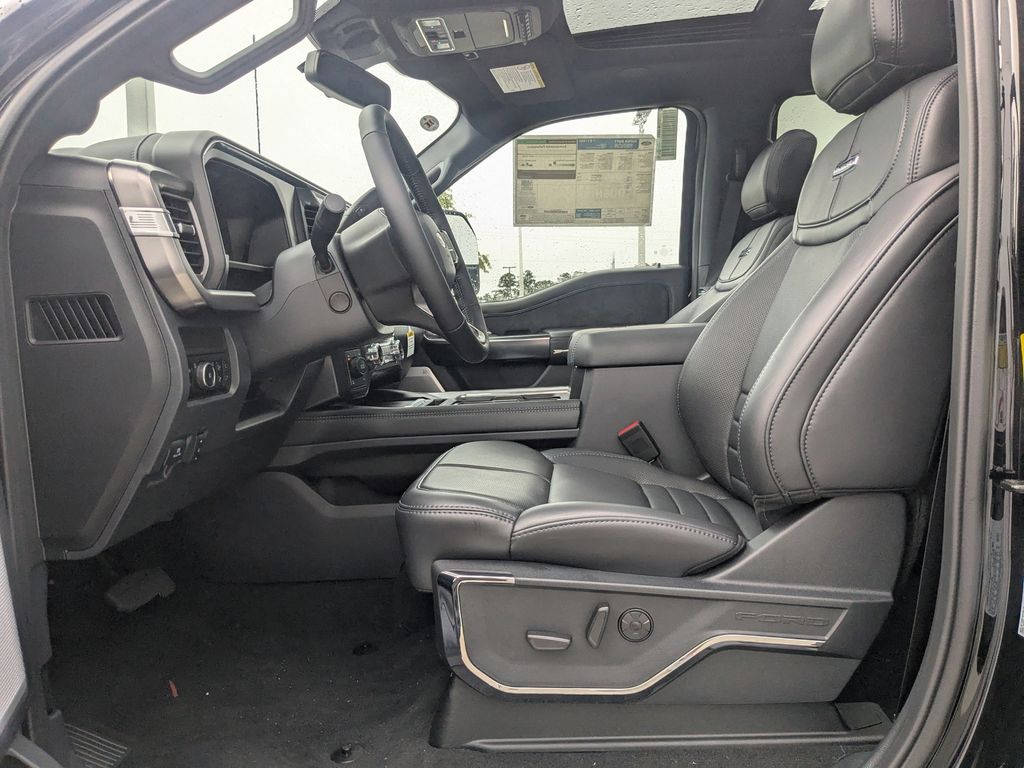 2025 Ford F-350 Super Duty Platinum