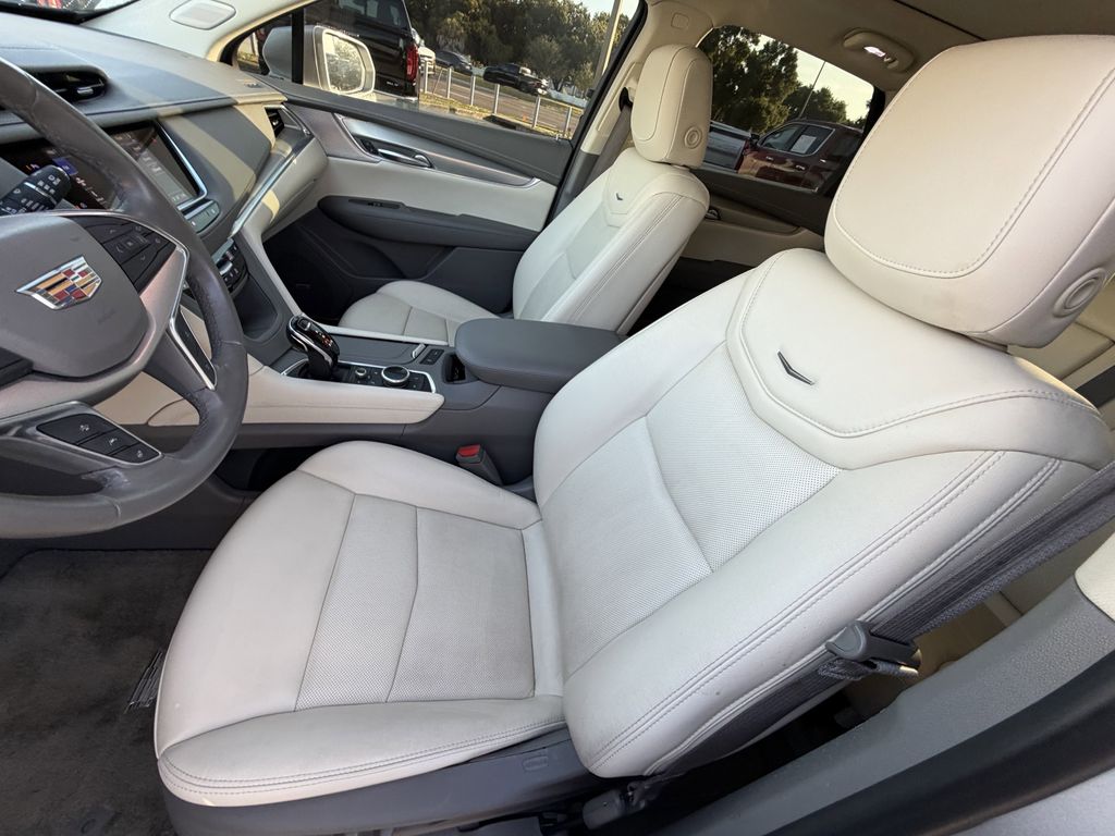 used 2020 Cadillac XT5 car, priced at $22,694