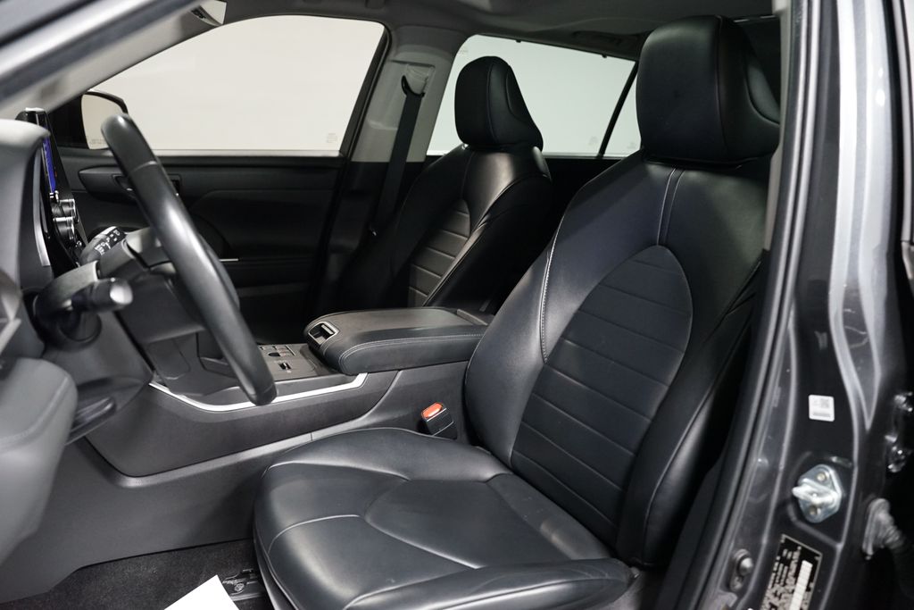 Thumbnail: 2024 Toyota Highlander - 27