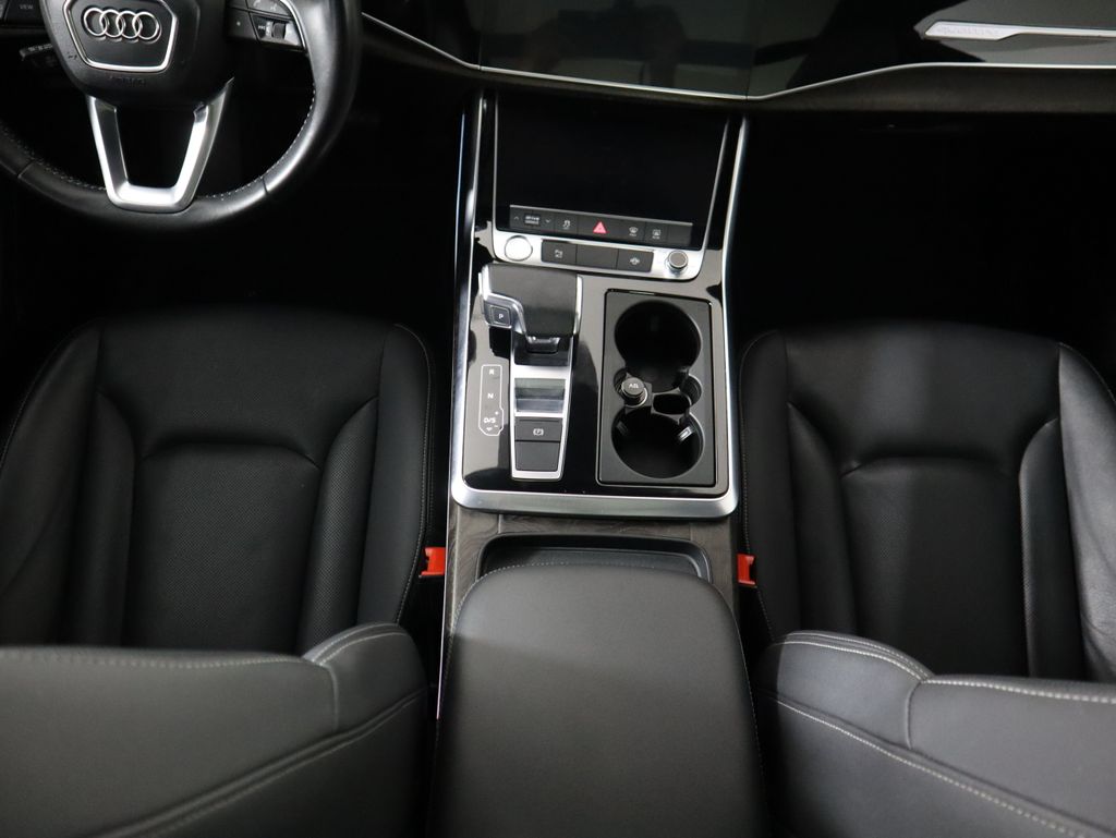 Thumbnail: 2020 Audi Q8 - 17