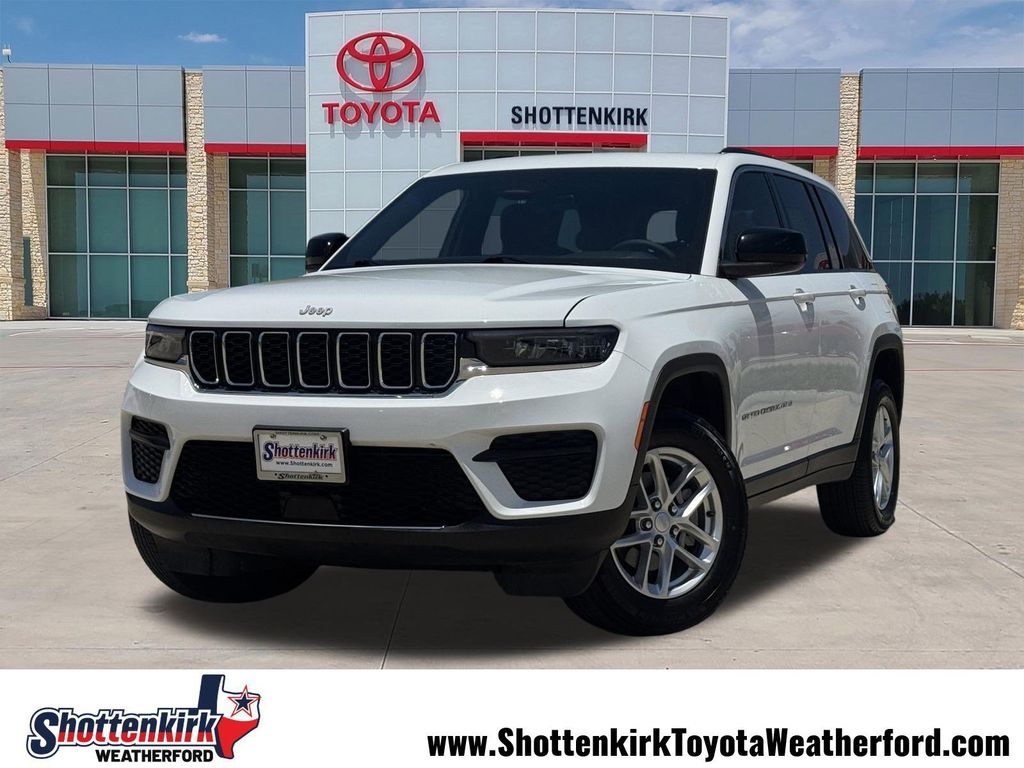 2025 Jeep Grand Cherokee Laredo X 4x4's photo
