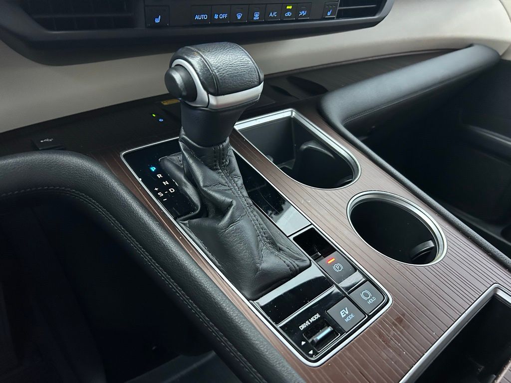 Thumbnail: 2021 Toyota Sienna - 29