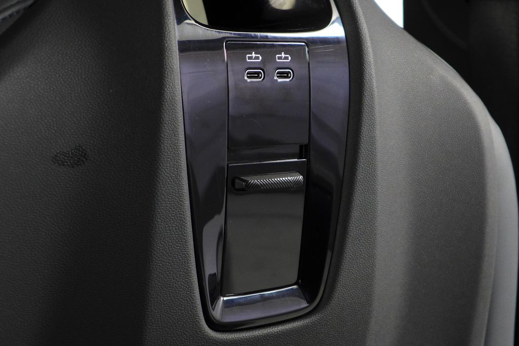 Thumbnail: 2023 BMW iX - 22