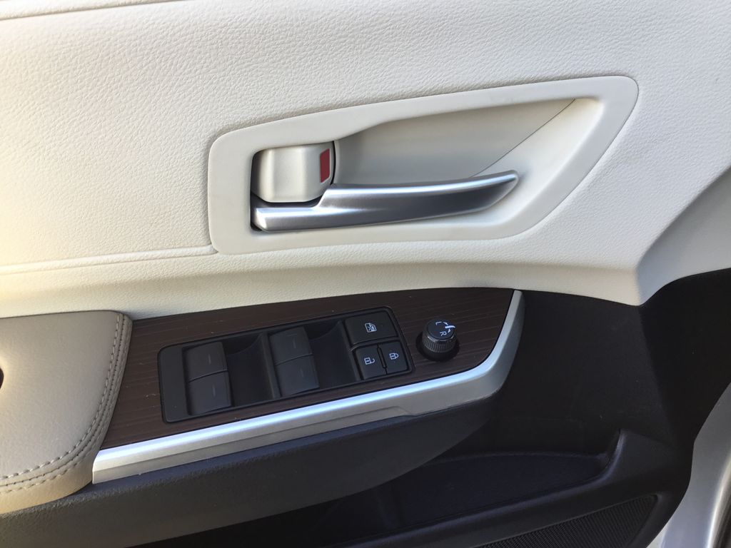 Thumbnail: 2024 Toyota Sienna - 19