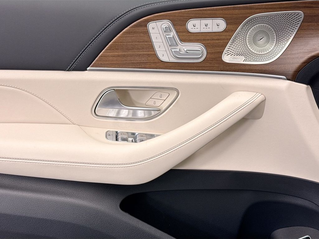 Thumbnail: 2026 Mercedes-Benz GLE - 22