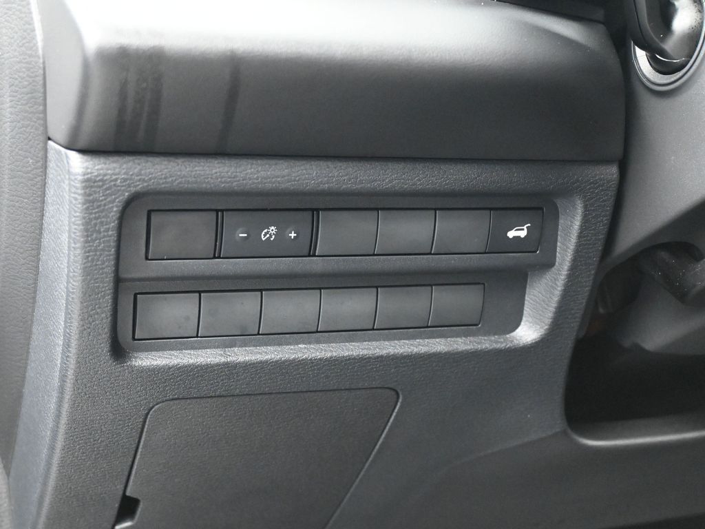 Used 2022 Alloy Silver Metallic Mitsubishi SE image 15