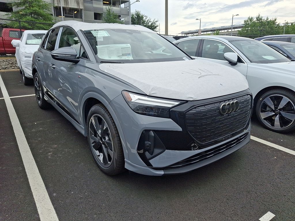 Thumbnail: 2025 Audi Q4 e-tron - 3