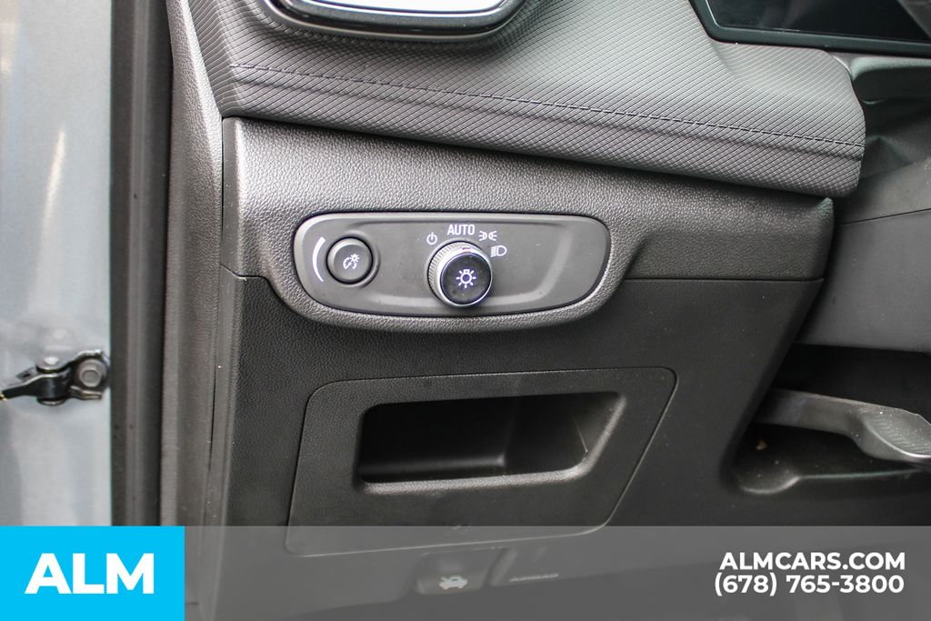 Used 2025 Gray Chevrolet LT image 30