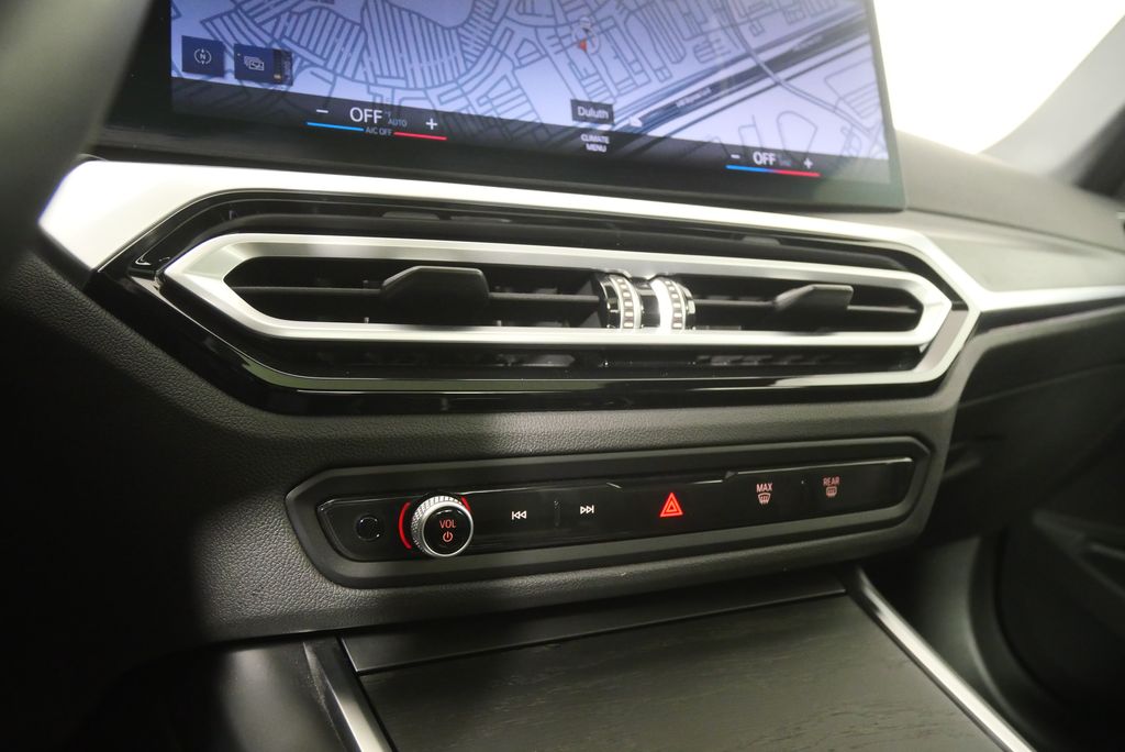 Thumbnail: 2024 BMW 3 Series - 26