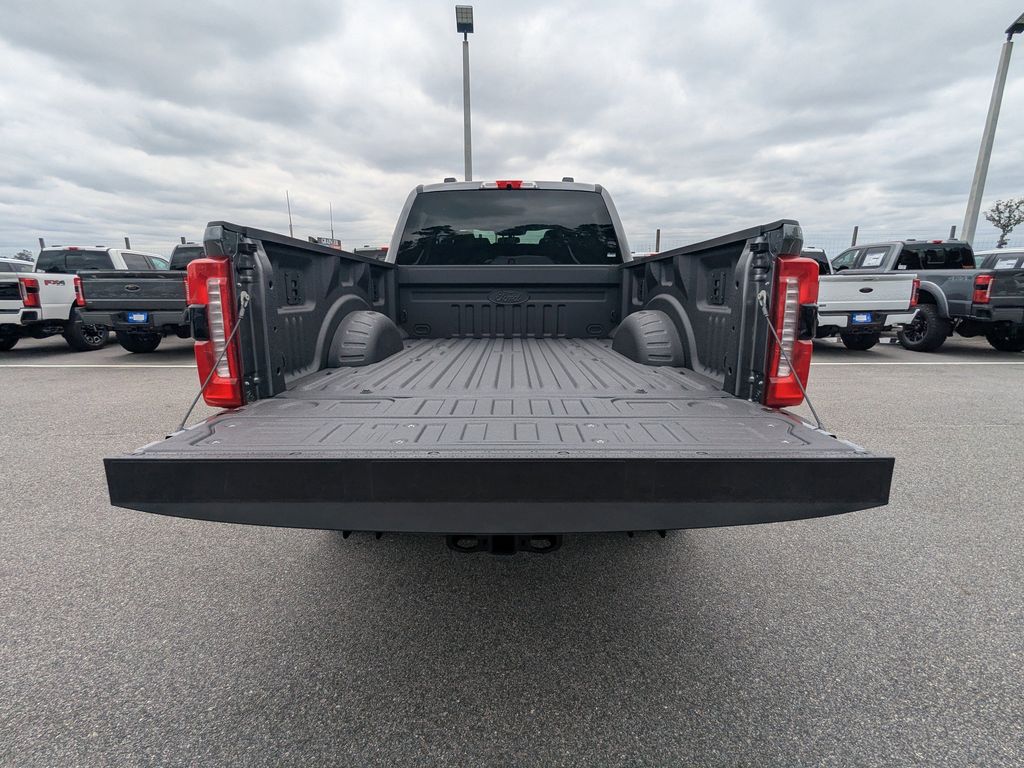 2026 Ford F-250 Super Duty Black Widow