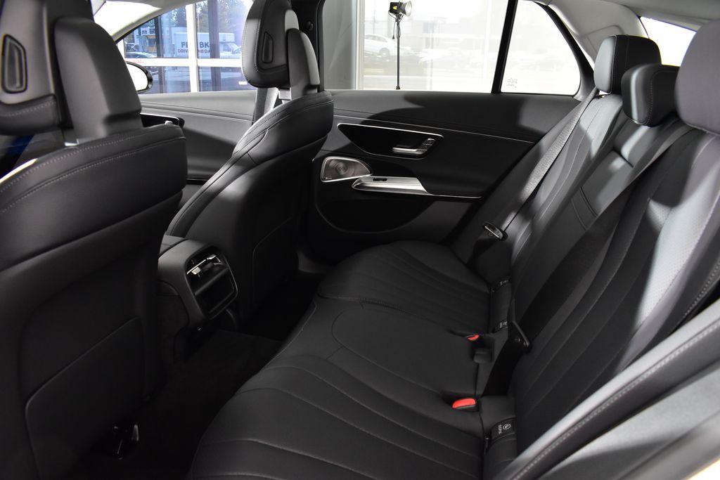 Thumbnail: 2025 Mercedes-Benz E-Class - 31