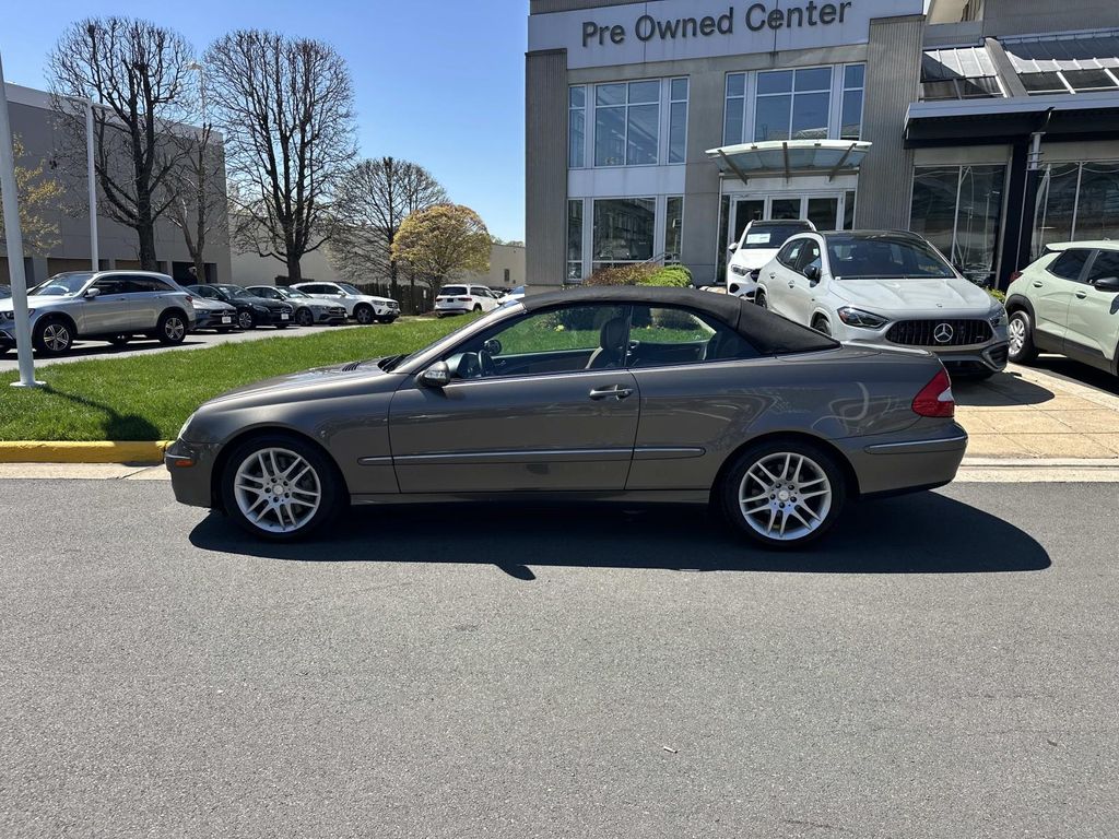 Thumbnail: 2009 Mercedes-Benz CLK - 16