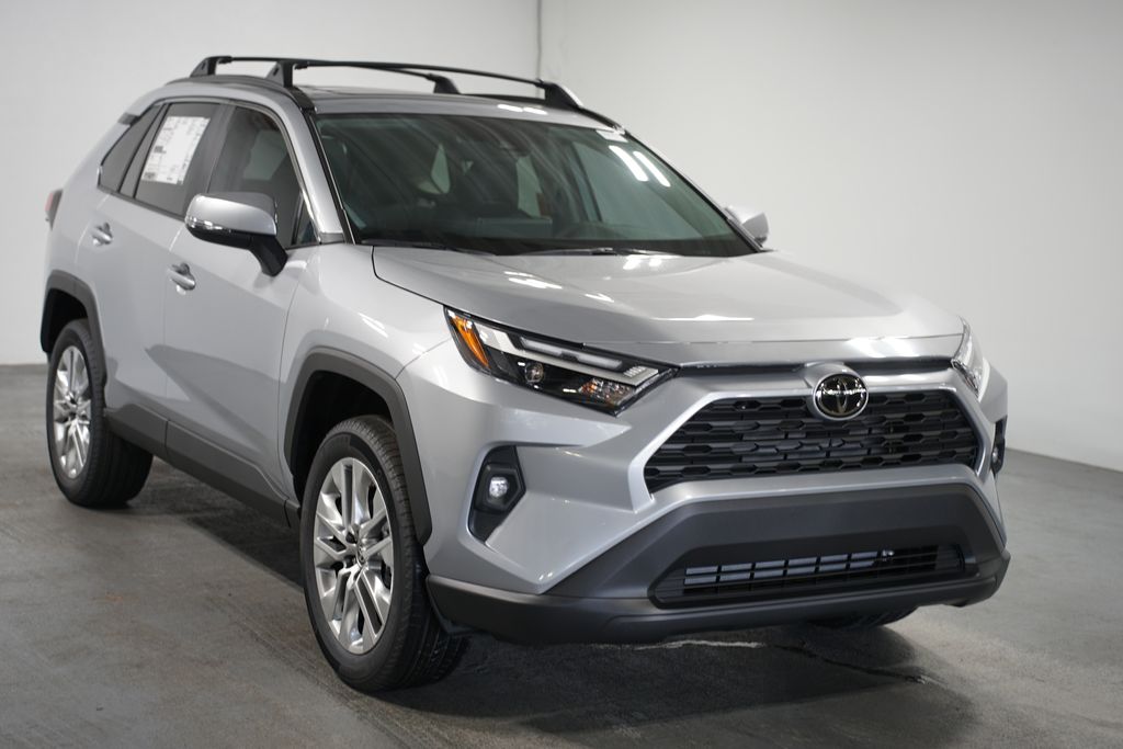 Thumbnail: 2025 Toyota RAV4 - 3