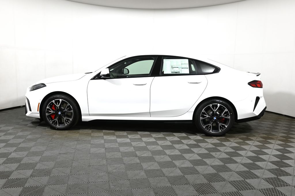 Thumbnail: 2026 BMW 2 Series - 2
