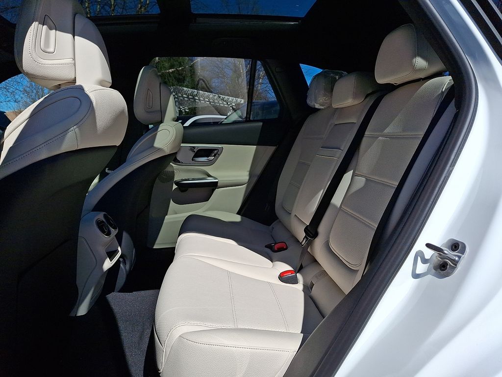 Thumbnail: 2026 Mercedes-Benz GLC - 6