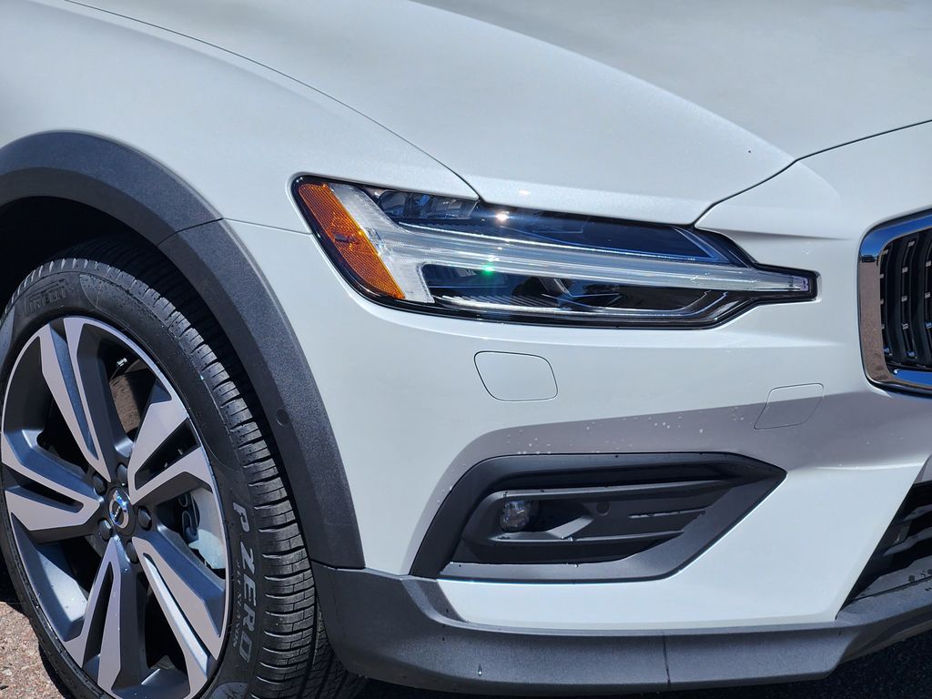 2026 Volvo V60 Cross Country Plus - Photo 28