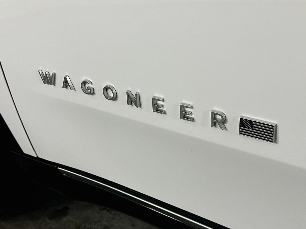 JeepWagoneer28