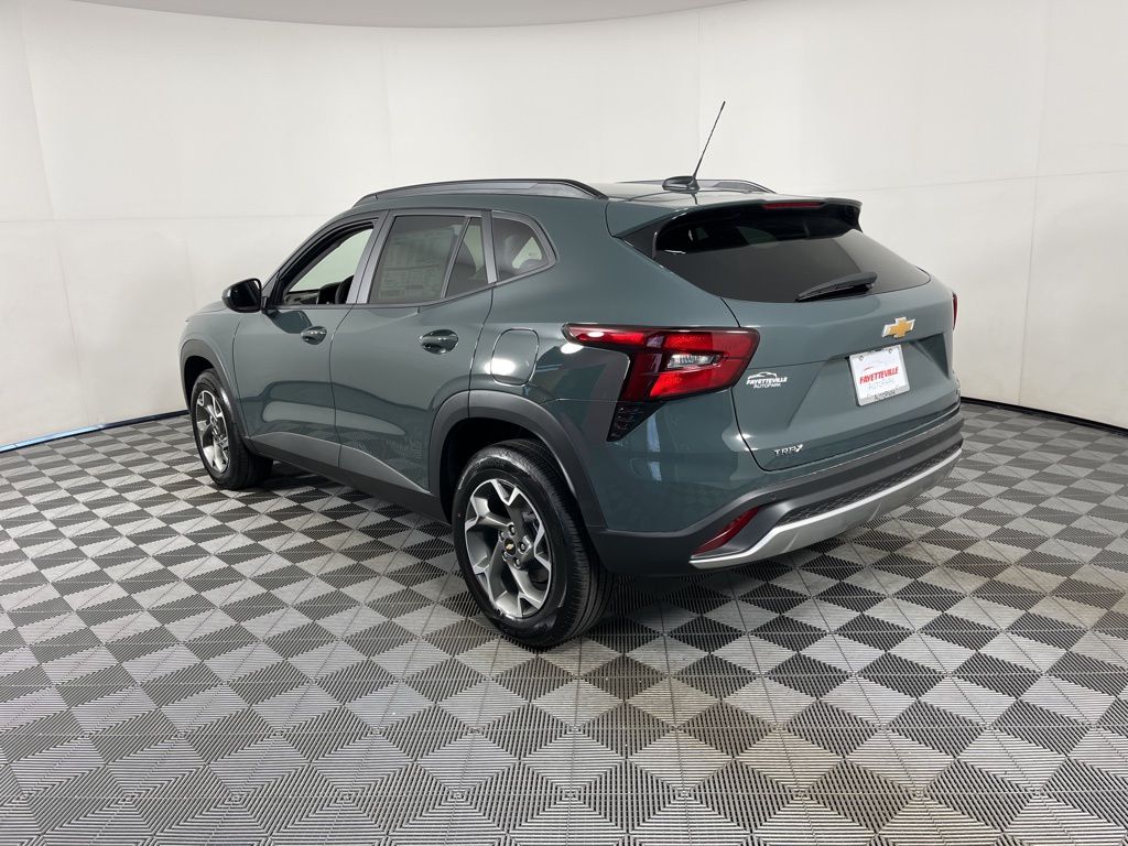 Thumbnail: 2025 Chevrolet Trax - 3