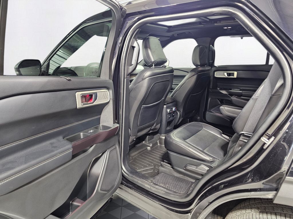 Used 2020 Black Ford Limited image 17