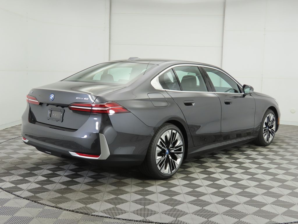 2025 BMW i5 eDrive40 5