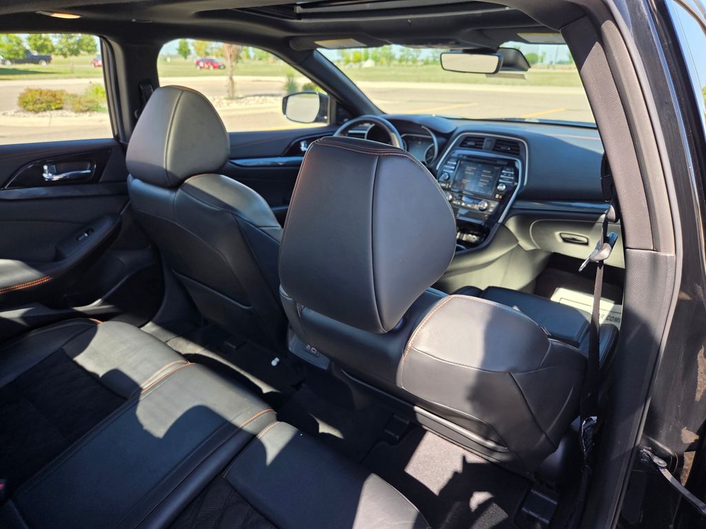2023 Nissan Maxima SR