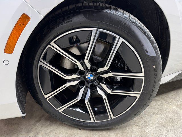 New 2026 White BMW xDrive60 image 30