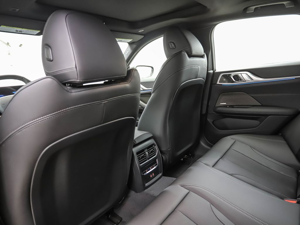 Thumbnail: 2025 BMW i4 - 19