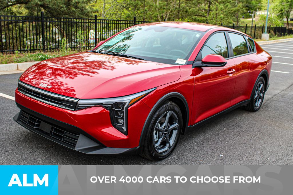 Used 2025 Red Kia LXS image 3