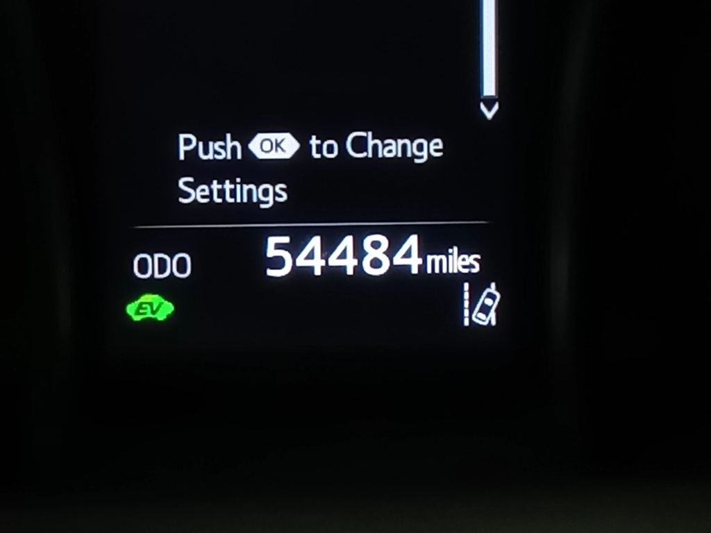 2022 Toyota Camry SE Hybrid