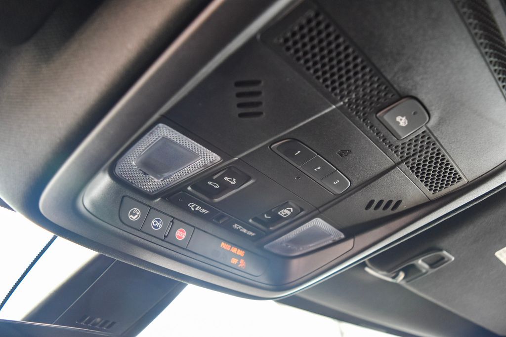 2025 Cadillac XT5 Premium Luxury - Photo 23