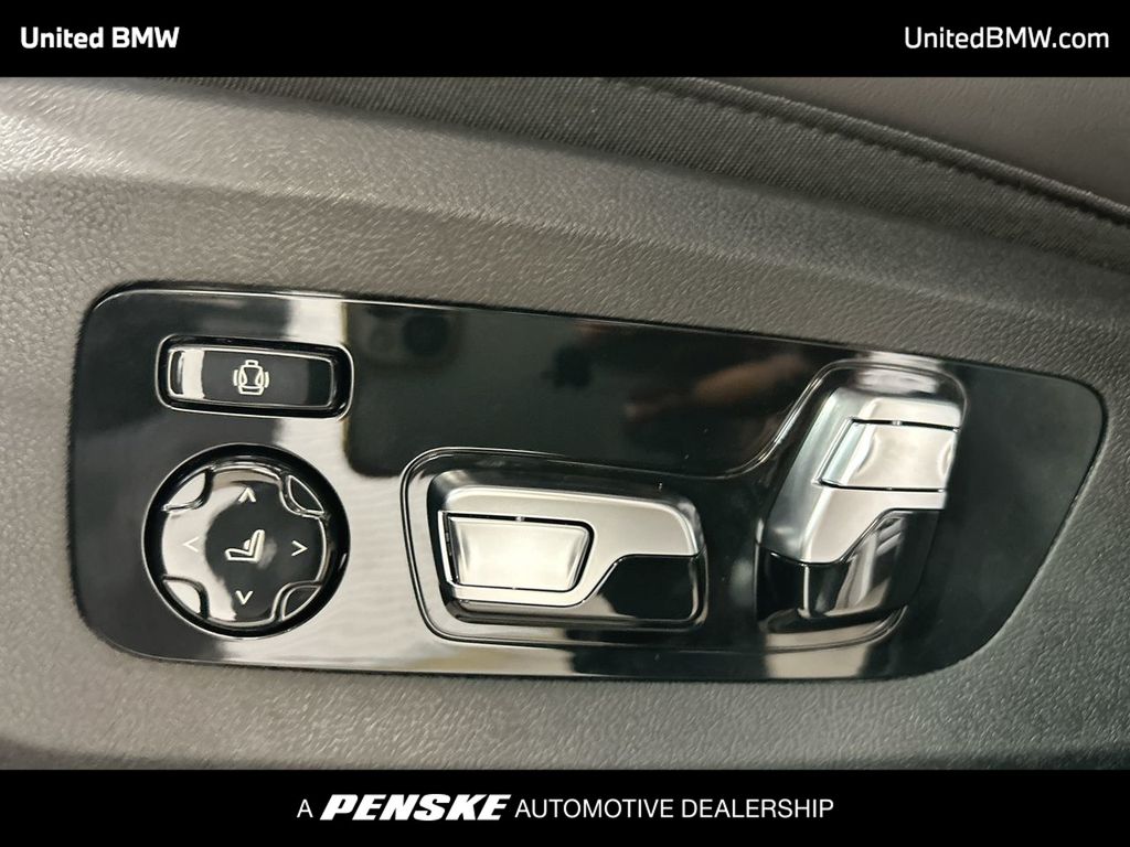 Thumbnail: 2026 BMW X5 - 12