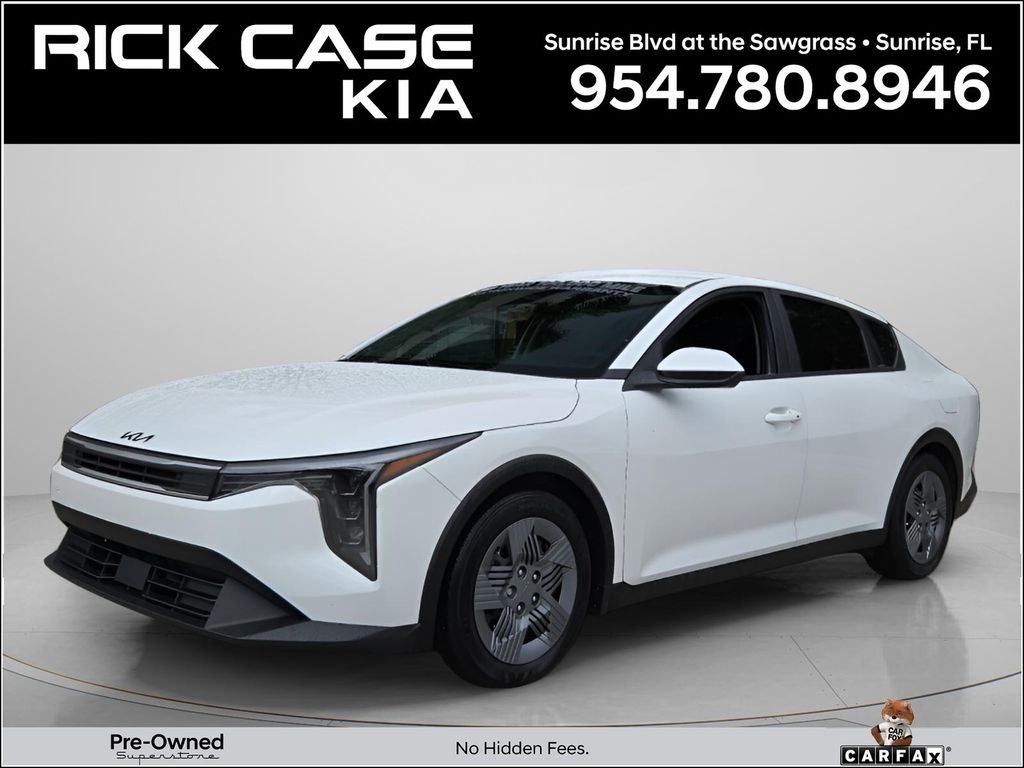 Snow White Pearl 2025 Kia K4 LX FWD Sedan Front-Wheel Drive Continuously Variable Transmission
