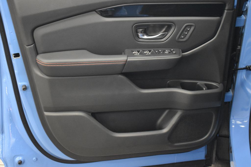 Thumbnail: 2025 Honda Pilot - 8