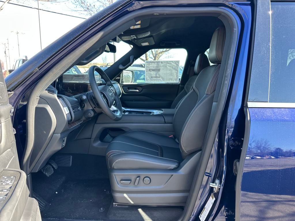2025 Nissan Armada SL photo