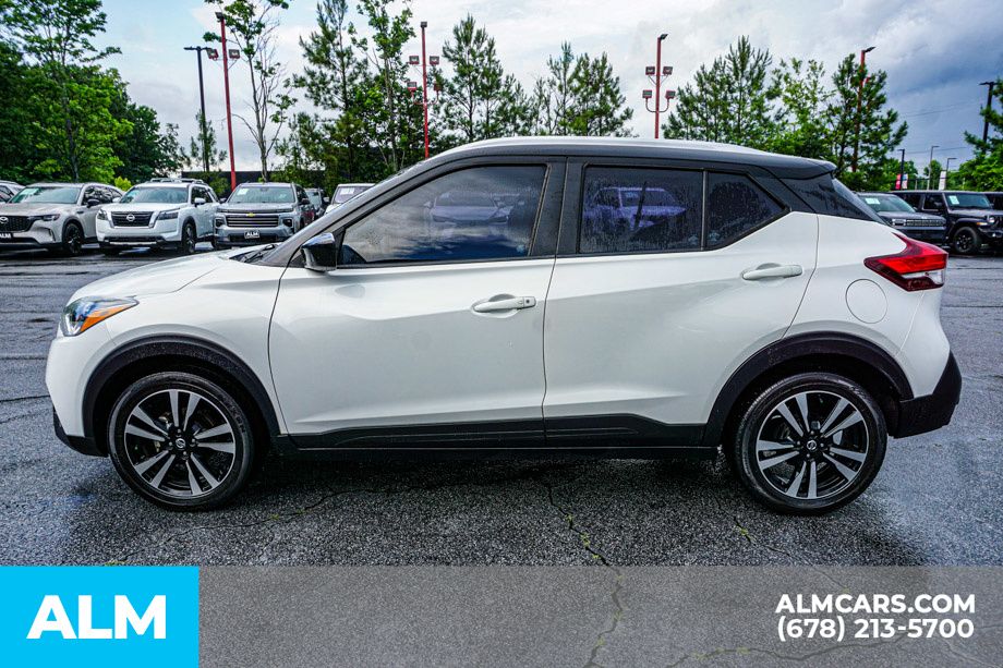 Used 2018 White Nissan SV image 7