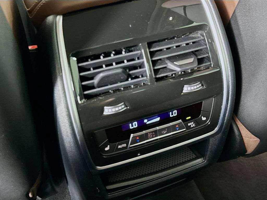 2023 BMW X7 xDrive40i 25