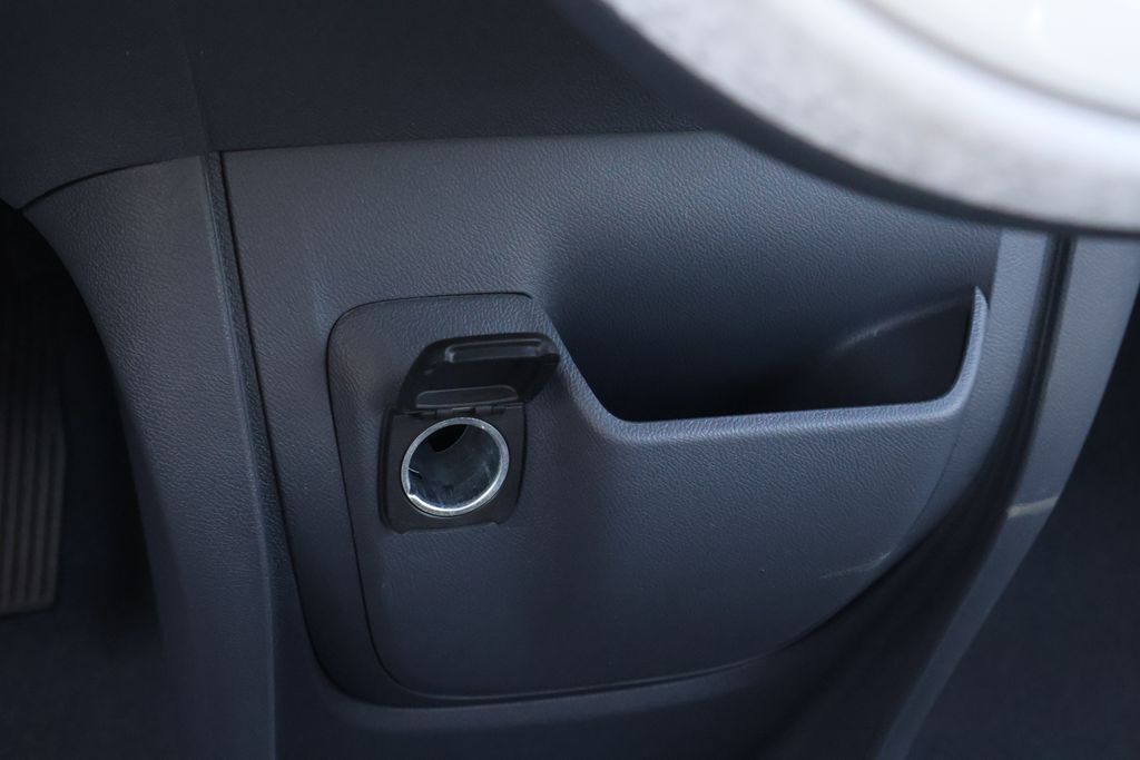 Thumbnail: 2018 Chevrolet Bolt EV - 26