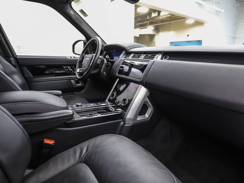 Thumbnail: 2019 Land Rover Range Rover - 27