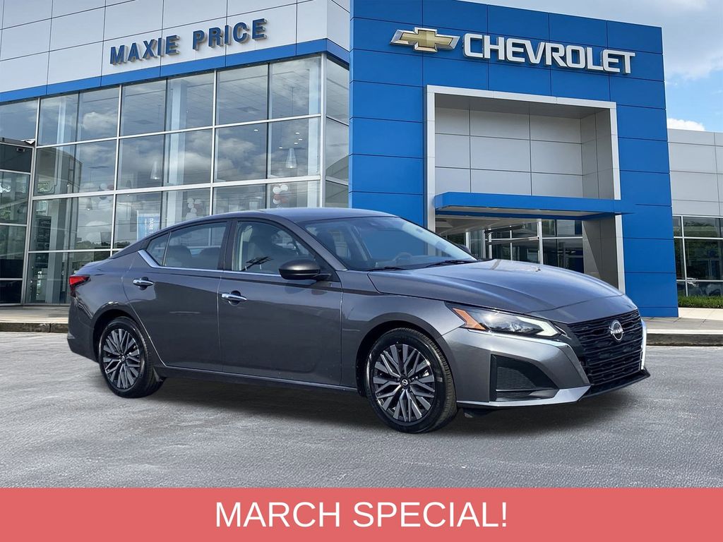 2024 Nissan Altima SV