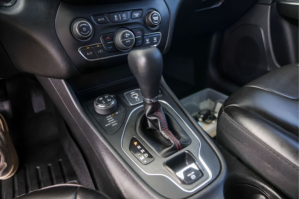 Used Car 2019 Jeep Cherokee  Trailhawk For Sale Under $20,000 In Austin, Texas