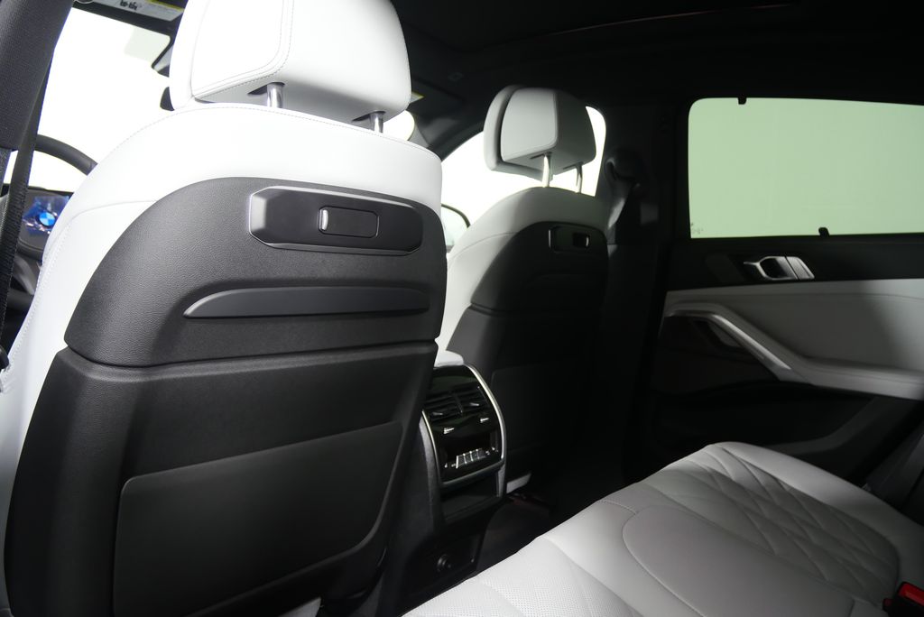 Thumbnail: 2026 BMW X6 - 17