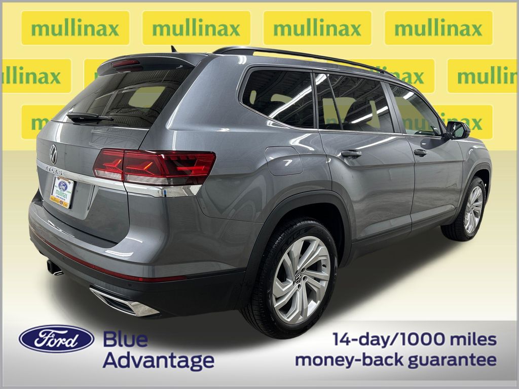 Certified Used 2022  Volkswagen 3.6L V6 SE w/Technology image 3