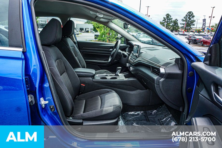 Used 2025 Blue Nissan 2.5 SV image 23