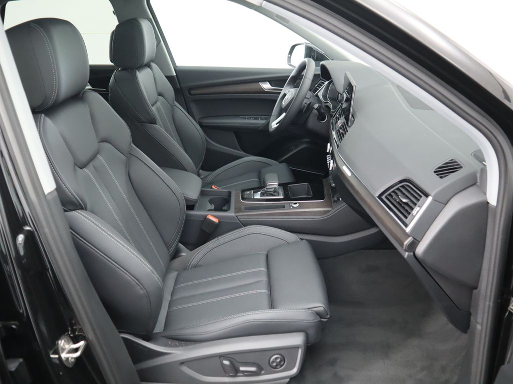 2025 Audi Q5  22