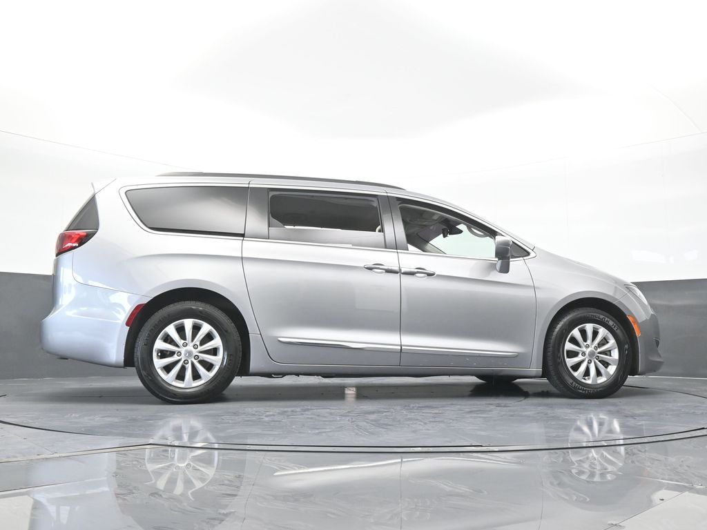 Used 2017 Billet Silver Metallic Clearcoat Chrysler Touring L image 61