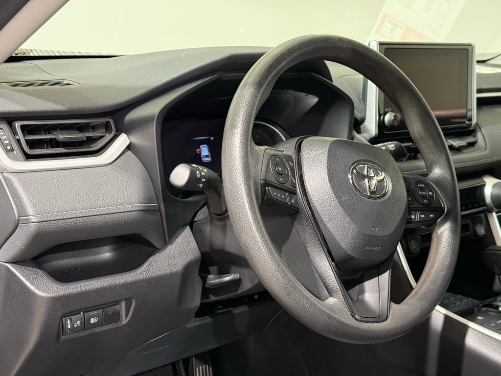 Thumbnail: 2024 Toyota RAV4 - 17