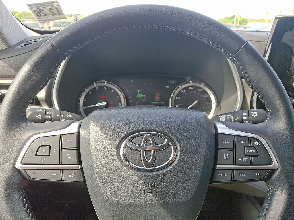 2022 Toyota Highlander XLE 21