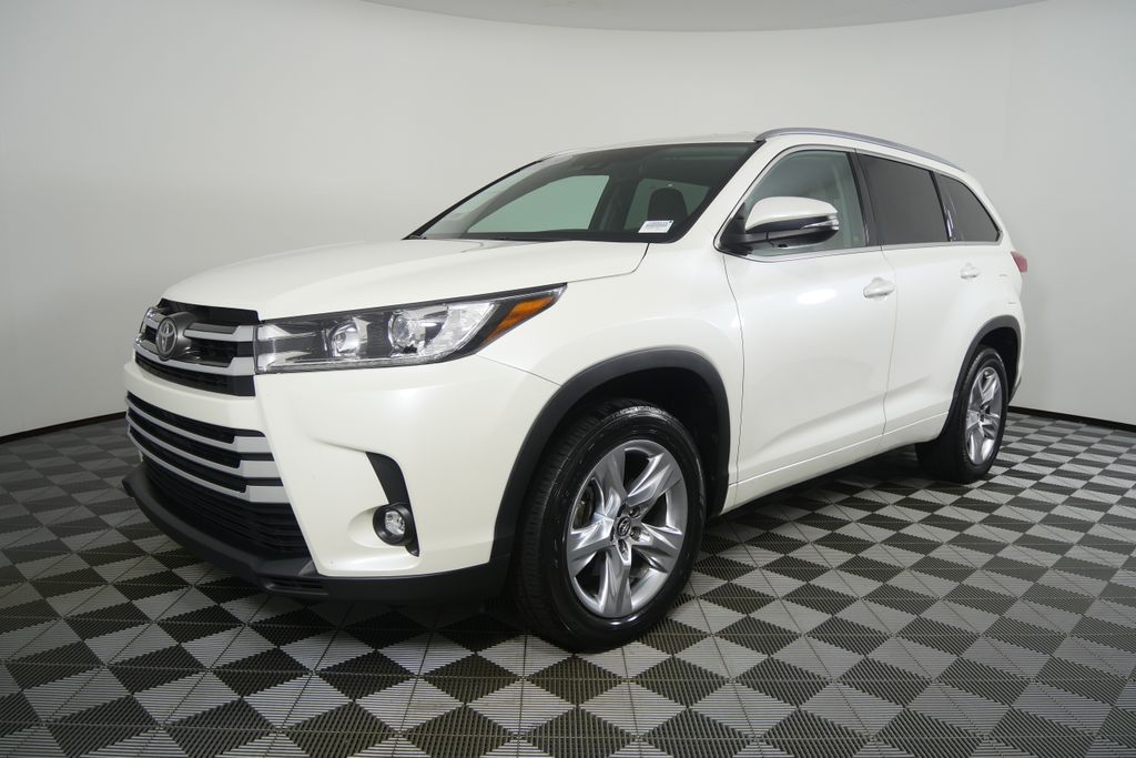 Thumbnail: 2019 Toyota Highlander - 7
