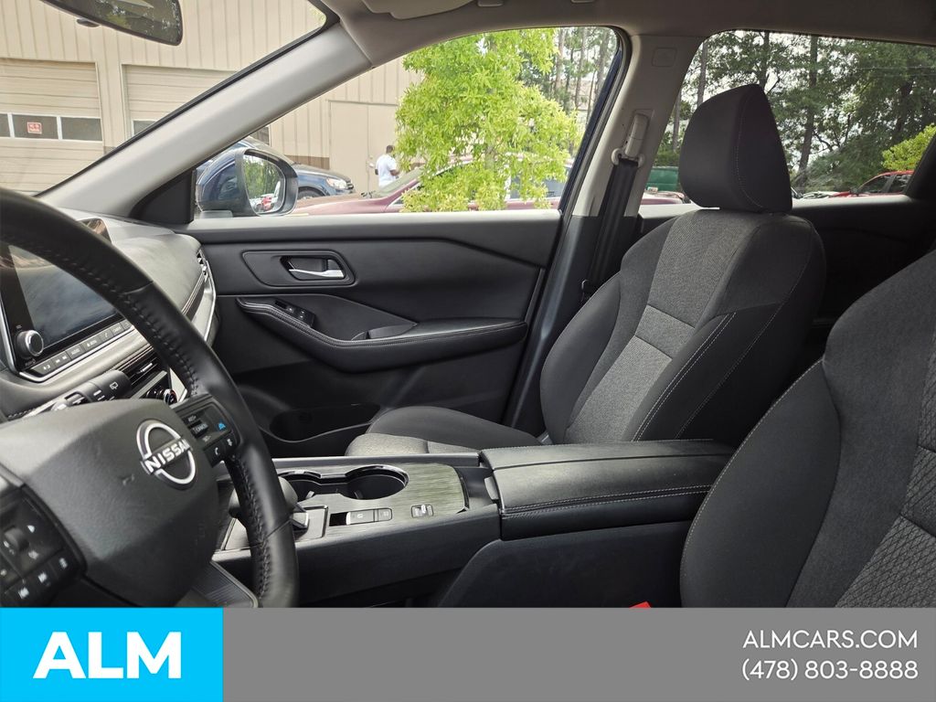 Used 2025 Blue Nissan SV image 4