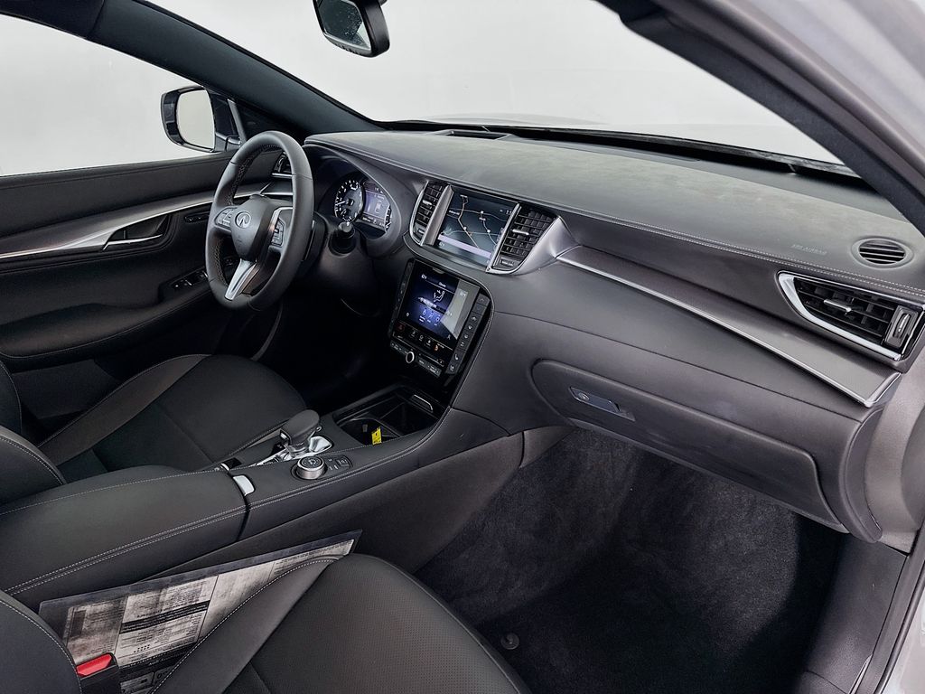 2022 INFINITI QX55 Essential 30